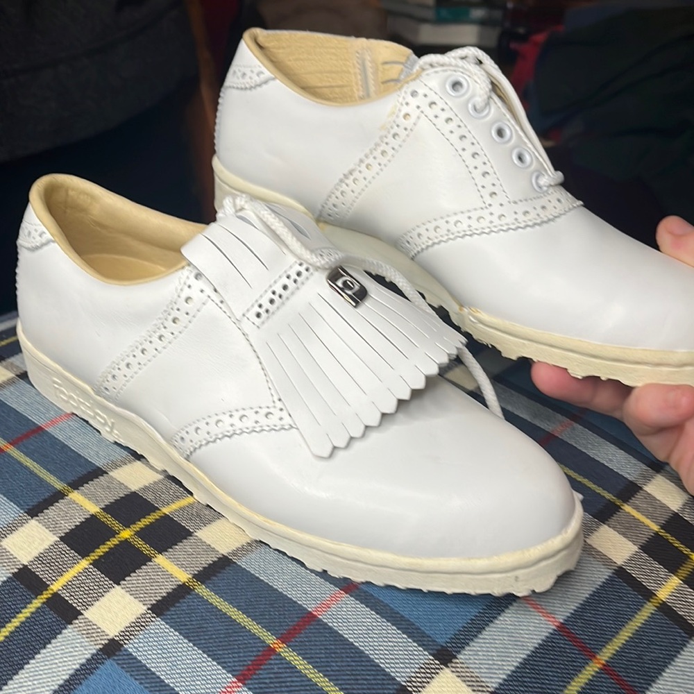 FootJoy leather classic spike-less golf,sneaker/saddle shoe perforated lattice